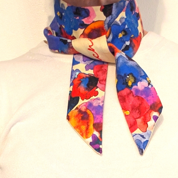 Carolina Herrera Floral Silk Twilly Scarf - Picture 1 of 7